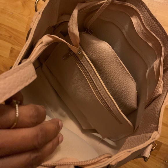 👛 - Picture 1 of 2